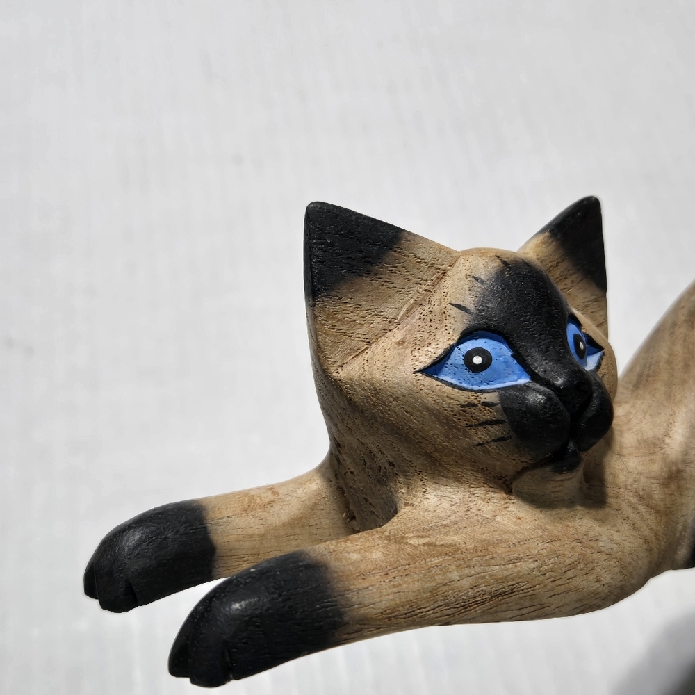 Carved Wooden Siamese Cat Sculpture Folk Art Figurine Statue Feline Shelf Sitter - Picture 14 of 14